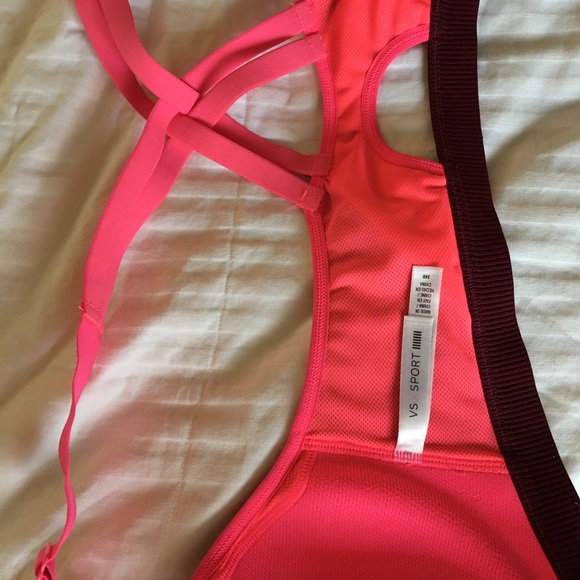 VSX woman’s Sports Bra - Picture 2 of 3
